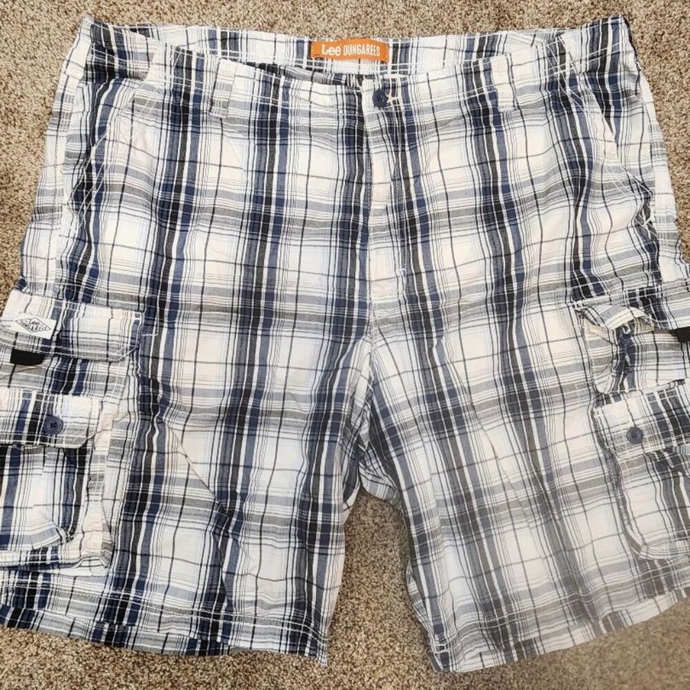 Mens size 46 Lee Dungarees plaid cargo shorts